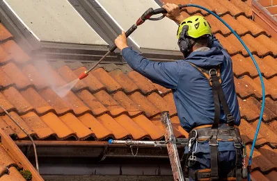 Démoussage et hydrofuge de toiture à Montbray